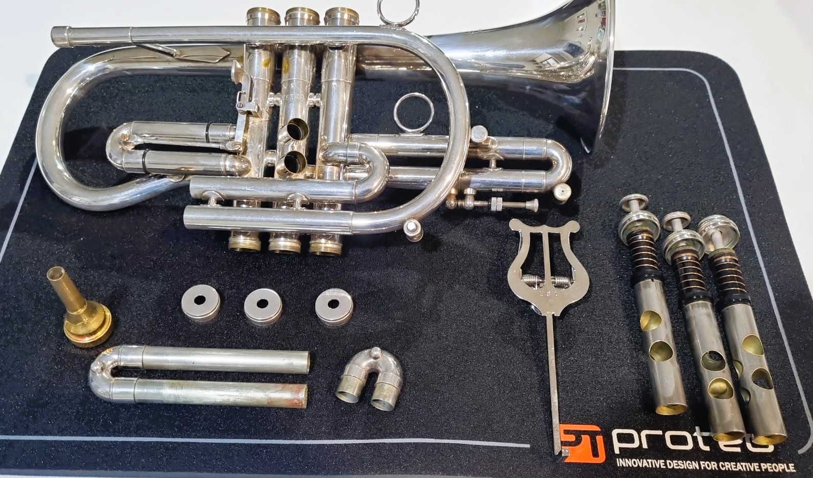 Pre-loved DEG (Donald E. Getzen) Bb Cornet - Image 3